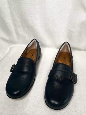 💙 ARRAY Navy Leather Buckle Comfort Loafers Flats Women’s Size 5.5M